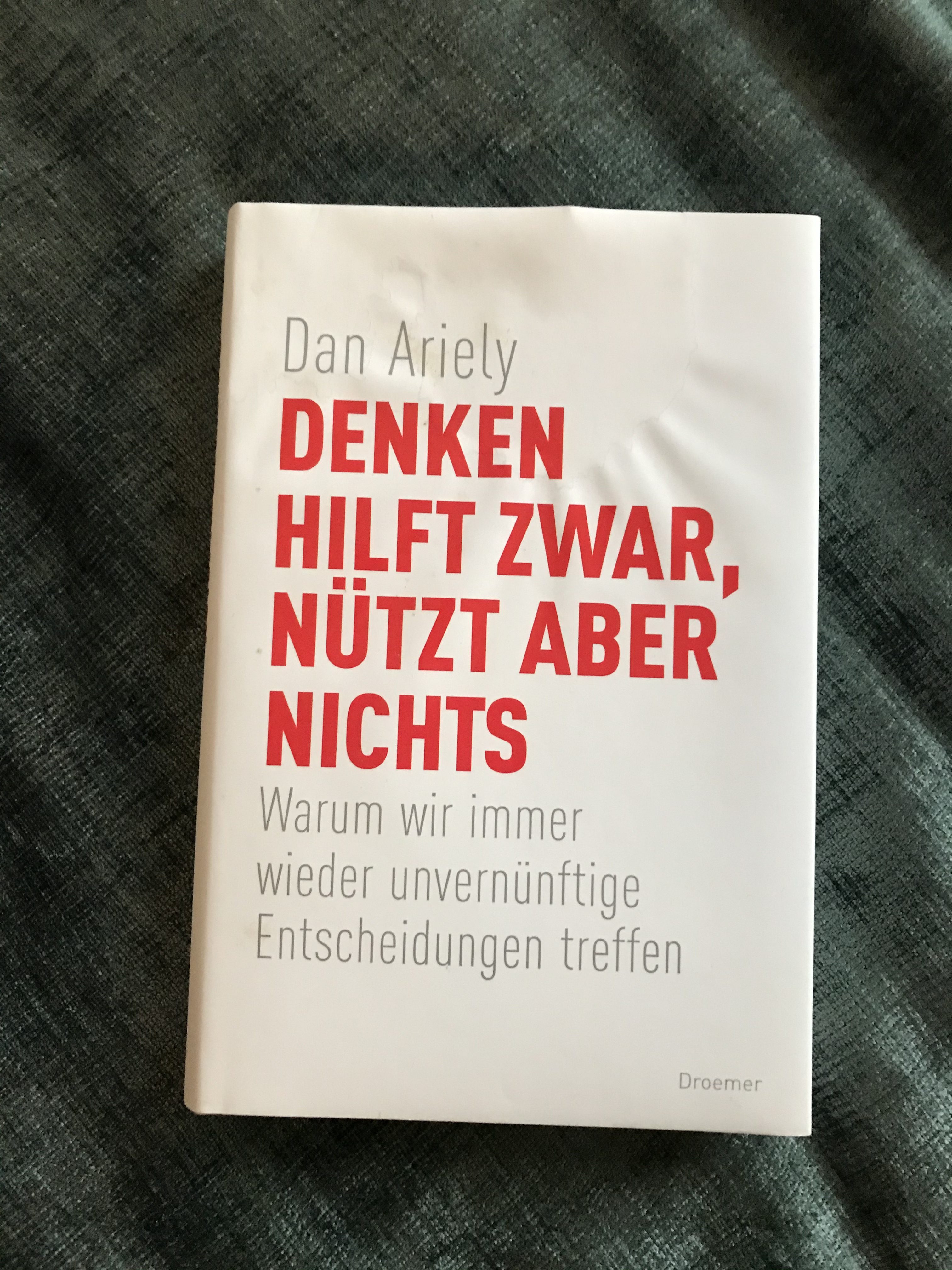 Der normale Alltag mit Giftspinnen, Schlangen und dem Häcksler unterm Obstbaum